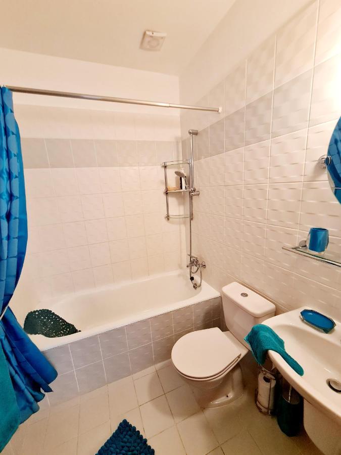 Stunning Apartment C106 With Balcony Looking Over Pool Peyia Luaran gambar