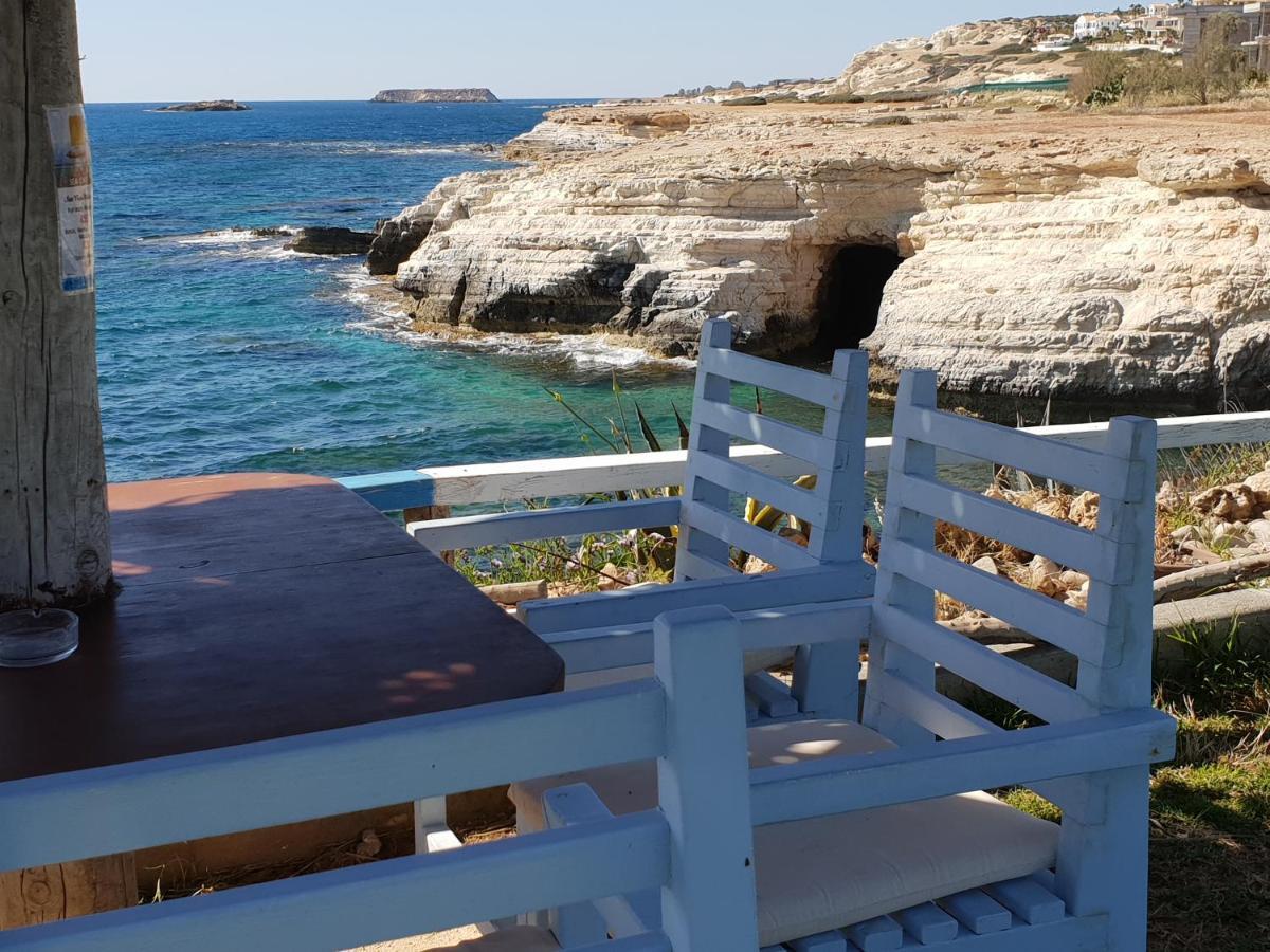 Stunning Apartment C106 With Balcony Looking Over Pool Peyia Luaran gambar